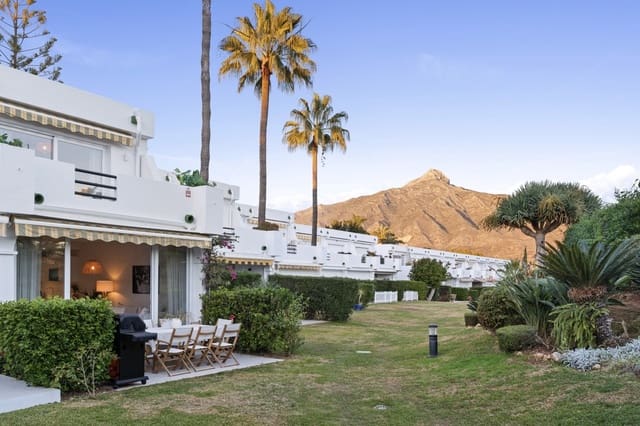 4 sovrum Hus till salu i Aloha Golf, Marbella med pool garage - 749 000 € (Ref: 9894009)