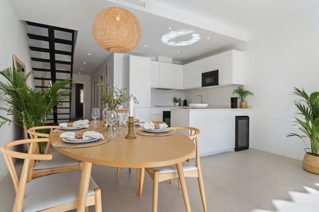 4 sovrum Hus till salu i Aloha Golf, Marbella med pool garage - 749 000 € (Ref: 9894009)