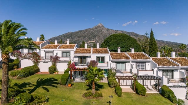 3 slaapkamer Huis te koop in Aloha Golf, Marbella met zwembad garage - € 639.000 (Ref: 9894010)