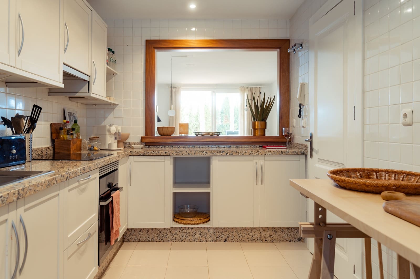 2 sypialnia Apartament na sprzedaż w Nueva Andalucia z basenem garażem - 595 000 € (Ref: 9894011)