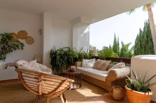 2 sypialnia Apartament na sprzedaż w Aloha Golf, Marbella z basenem garażem - 595 000 € (Ref: 9894011)