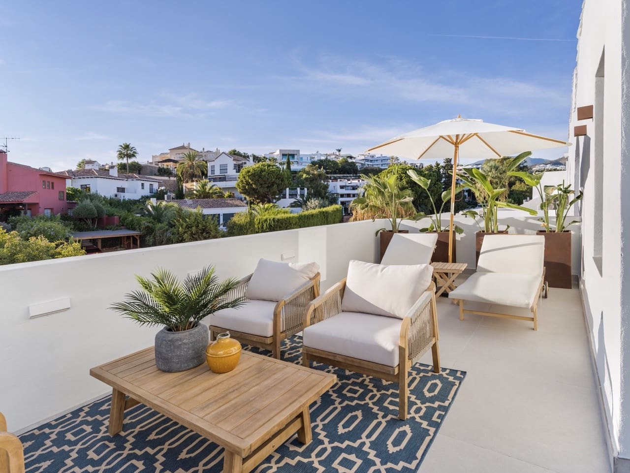 4 Zimmer Haus zu verkaufen in La Quinta mit Pool Garage - 1.349.000 € (Ref: 9894012)