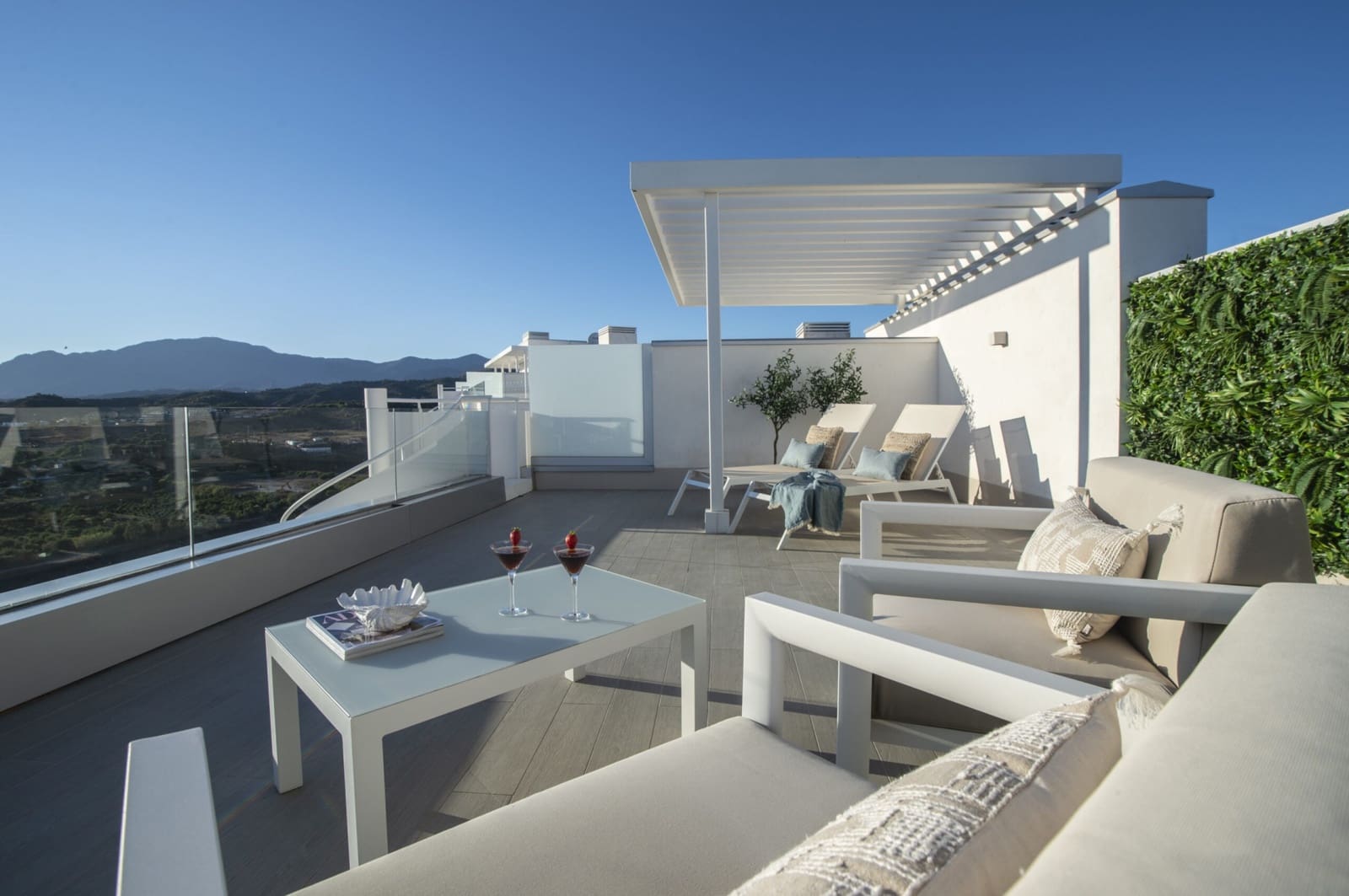 3 slaapkamer Penthouse te koop in New Golden Mile met zwembad garage - € 525.000 (Ref: 9931294)
