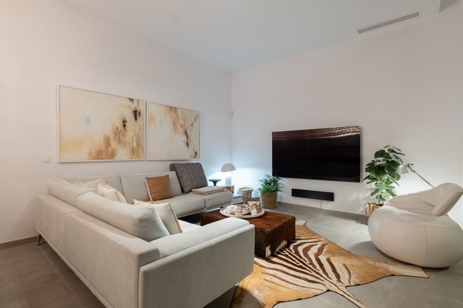 3 Zimmer Villa zu verkaufen in Estepona mit Pool Garage - 890.000 € (Ref: 9943932)