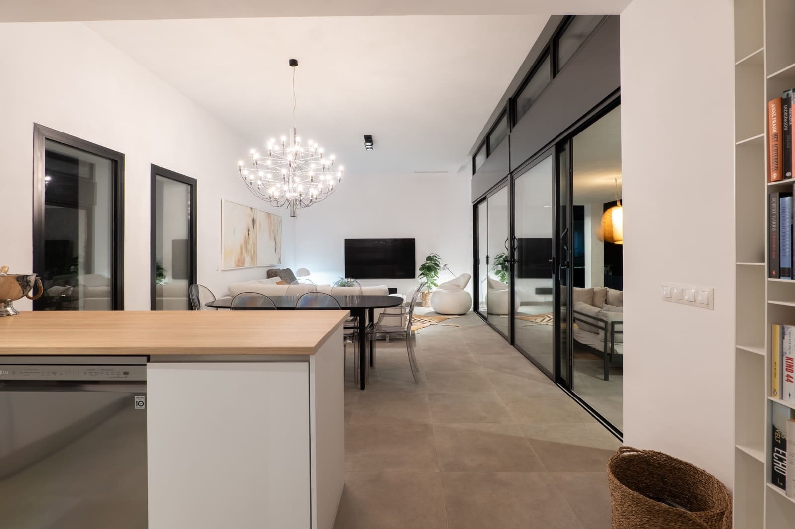 3 Zimmer Villa zu verkaufen in Estepona mit Pool Garage - 890.000 € (Ref: 9943932)
