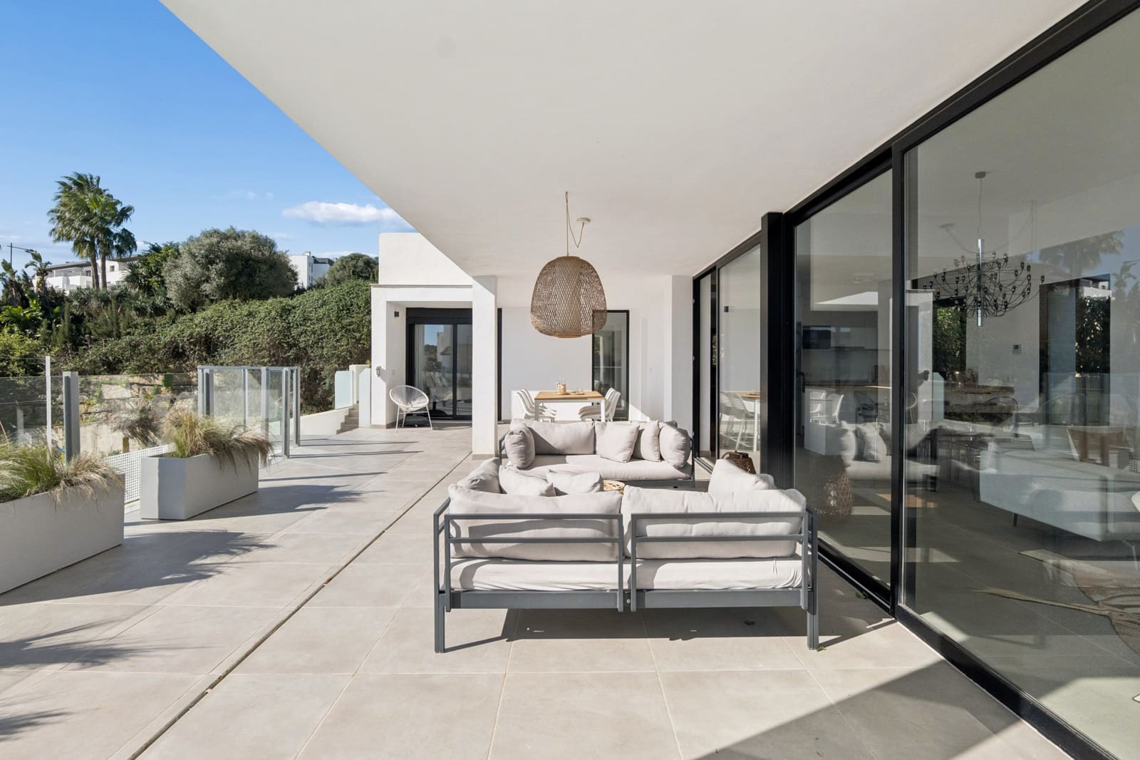 3 Zimmer Villa zu verkaufen in Estepona mit Pool Garage - 890.000 € (Ref: 9943932)
