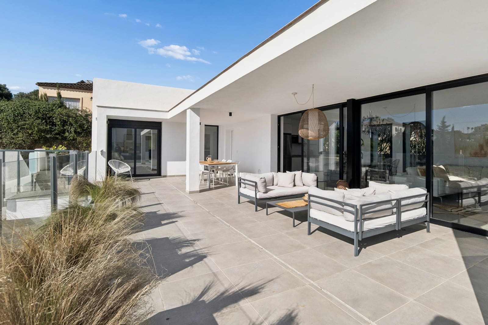 3 Zimmer Villa zu verkaufen in Estepona mit Pool Garage - 890.000 € (Ref: 9943932)