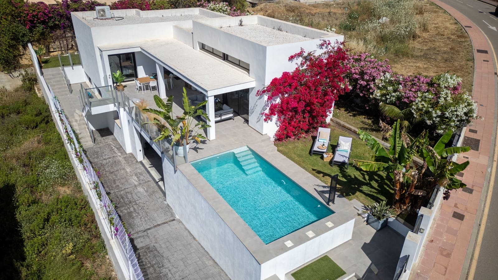 3 Zimmer Villa zu verkaufen in Estepona mit Pool Garage - 890.000 € (Ref: 9943932)