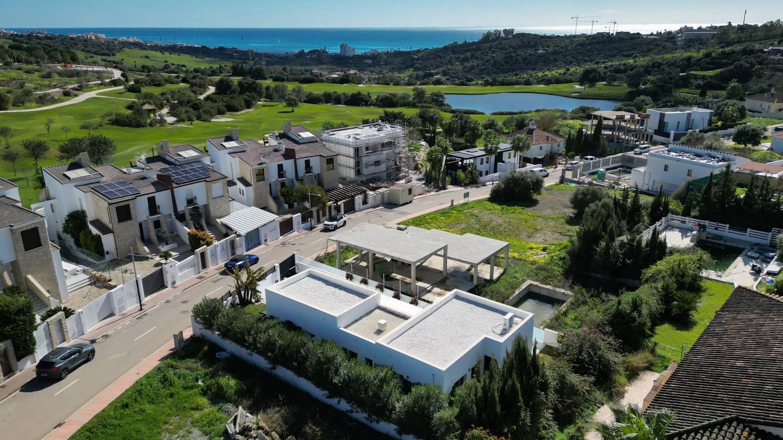 3 Zimmer Villa zu verkaufen in Estepona mit Pool Garage - 890.000 € (Ref: 9943932)