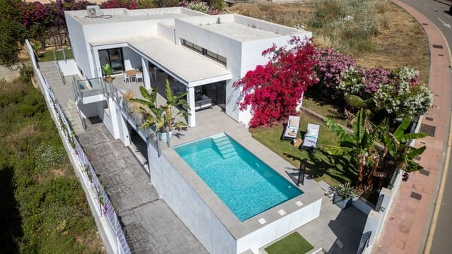 3 chambre Villa/Maison à vendre à Seghers, Estepona avec piscine garage - 890 000 € (Ref: 9943932)