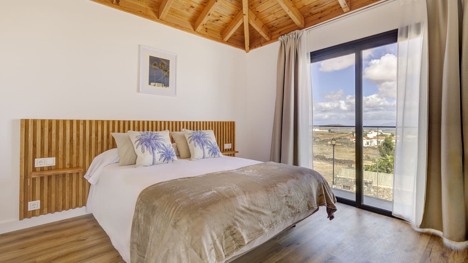 4 bedroom Villa for sale in La Oliva with pool - € 795,000 (Ref: 9844703)