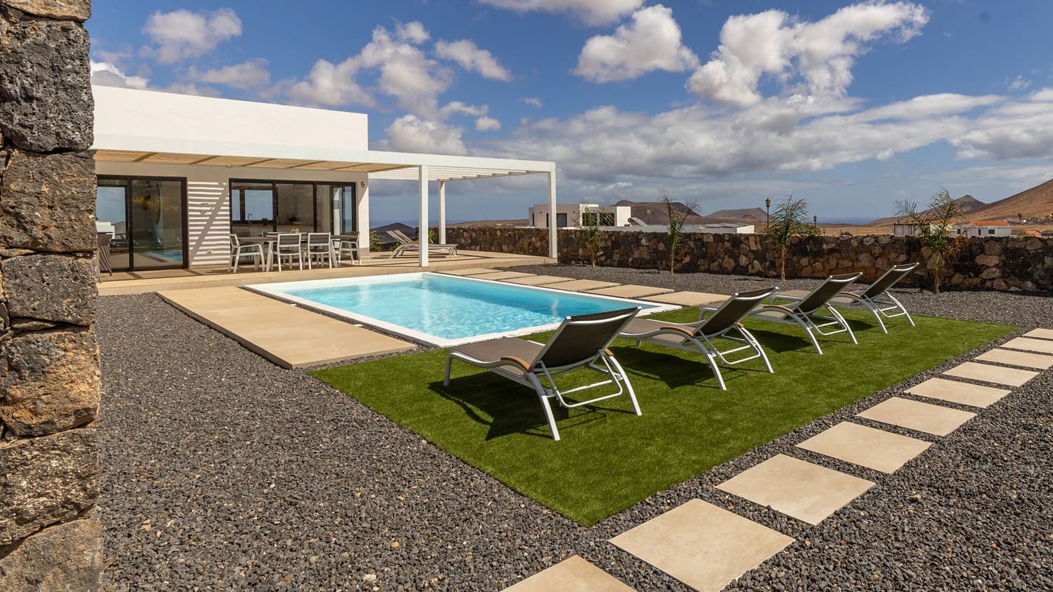 4 bedroom Villa for sale in La Oliva with pool - € 795,000 (Ref: 9844703)