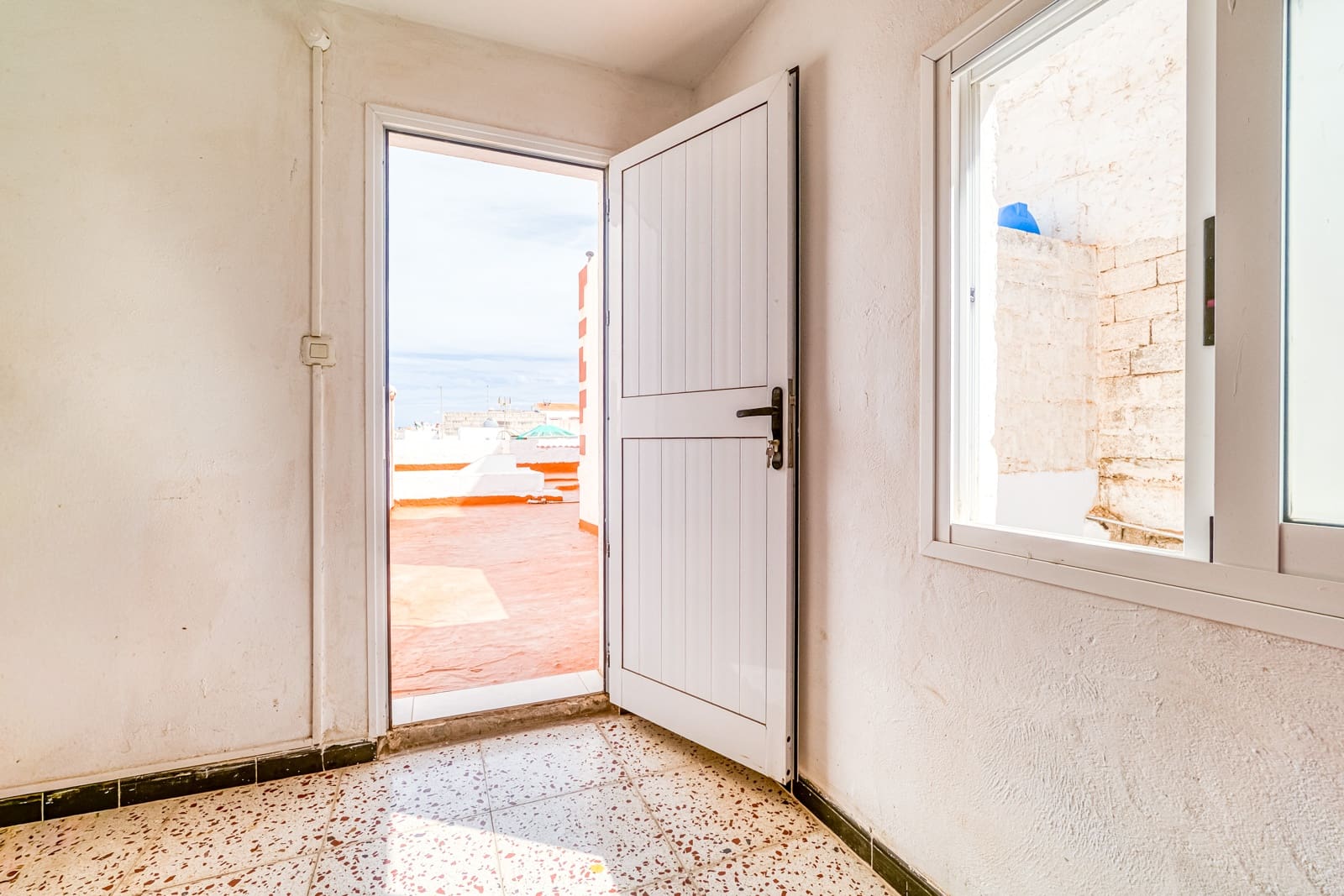 Casa de 6 habitaciones en Puerto del Rosario en venta - 295.000 € (Ref: 9974263)