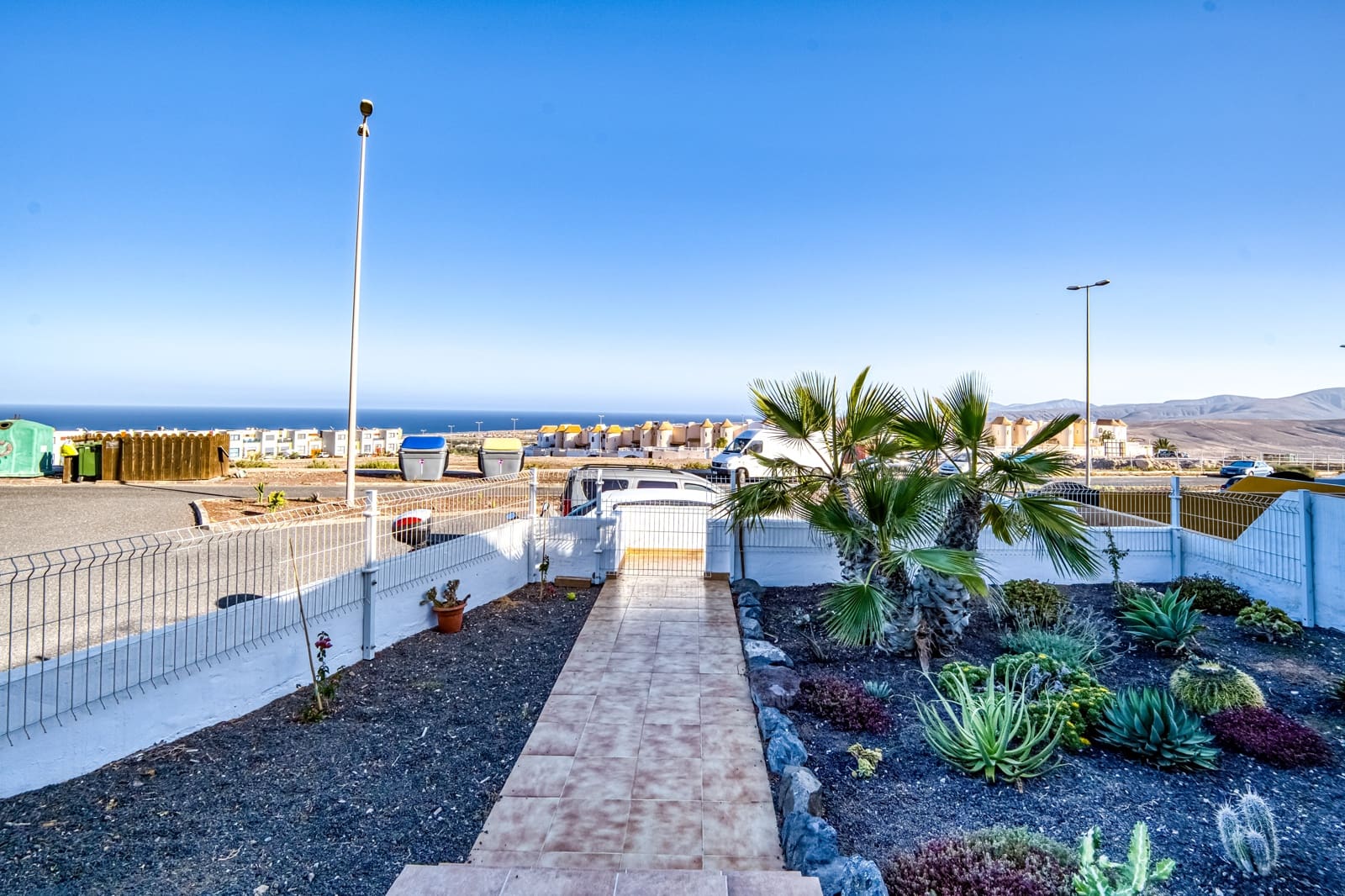 Casa de 3 habitaciones en Caleta de Fuste en venta con piscina - 269.000 € (Ref: 9974432)