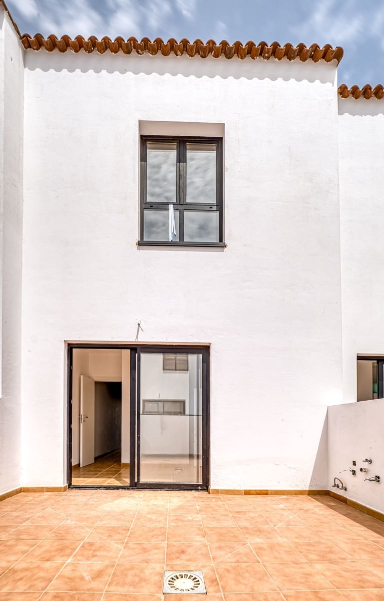 3 soverom Rekkehus til salgs i La Oliva med garasje - € 249 000 (Ref: 9991773)