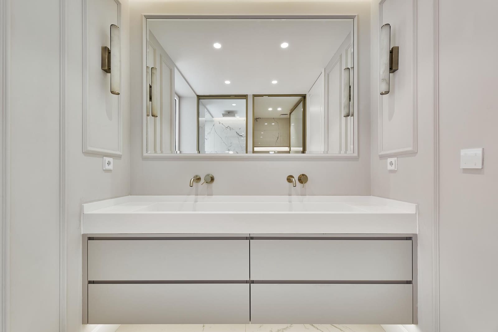 5 bedroom Apartment for sale in Madrid city with garage - € 5,709,000 (Ref: 9880284)