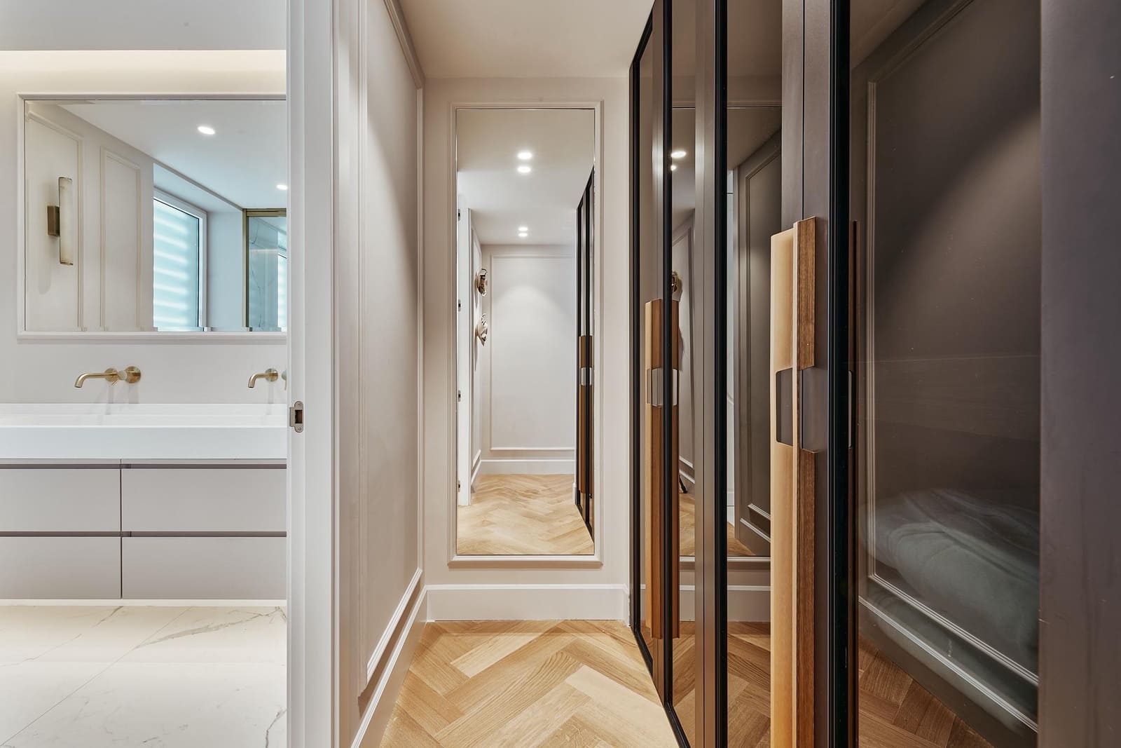 5 bedroom Apartment for sale in Madrid city with garage - € 5,709,000 (Ref: 9880284)