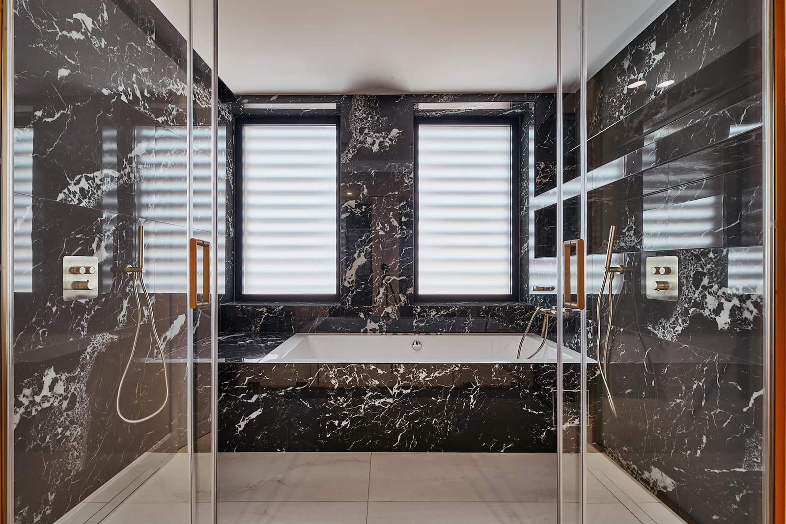 5 bedroom Apartment for sale in Madrid city with garage - € 5,709,000 (Ref: 9880284)