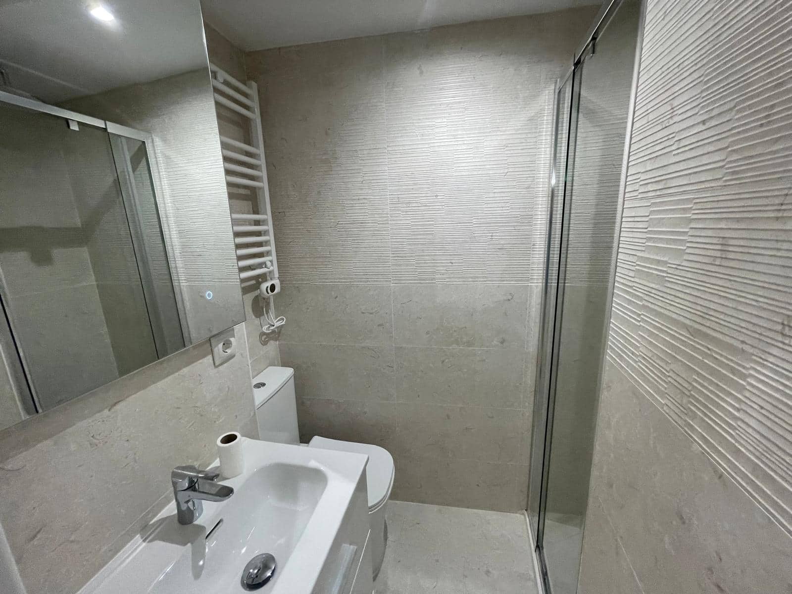 Apartamento de 2 habitaciones en Madrid ciudad en venta - 385.000 € (Ref: 9892652)