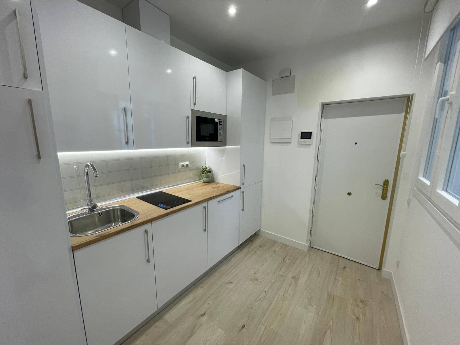 Apartamento de 2 habitaciones en Madrid ciudad en venta - 385.000 € (Ref: 9892652)
