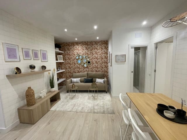 Apartamento de 2 habitaciones en Embajadores, Madrid ciudad en venta - 385.000 € (Ref: 9892652)