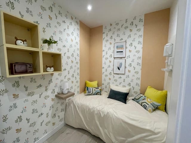 Apartamento de 2 habitaciones en Embajadores, Madrid ciudad en venta - 385.000 € (Ref: 9892652)
