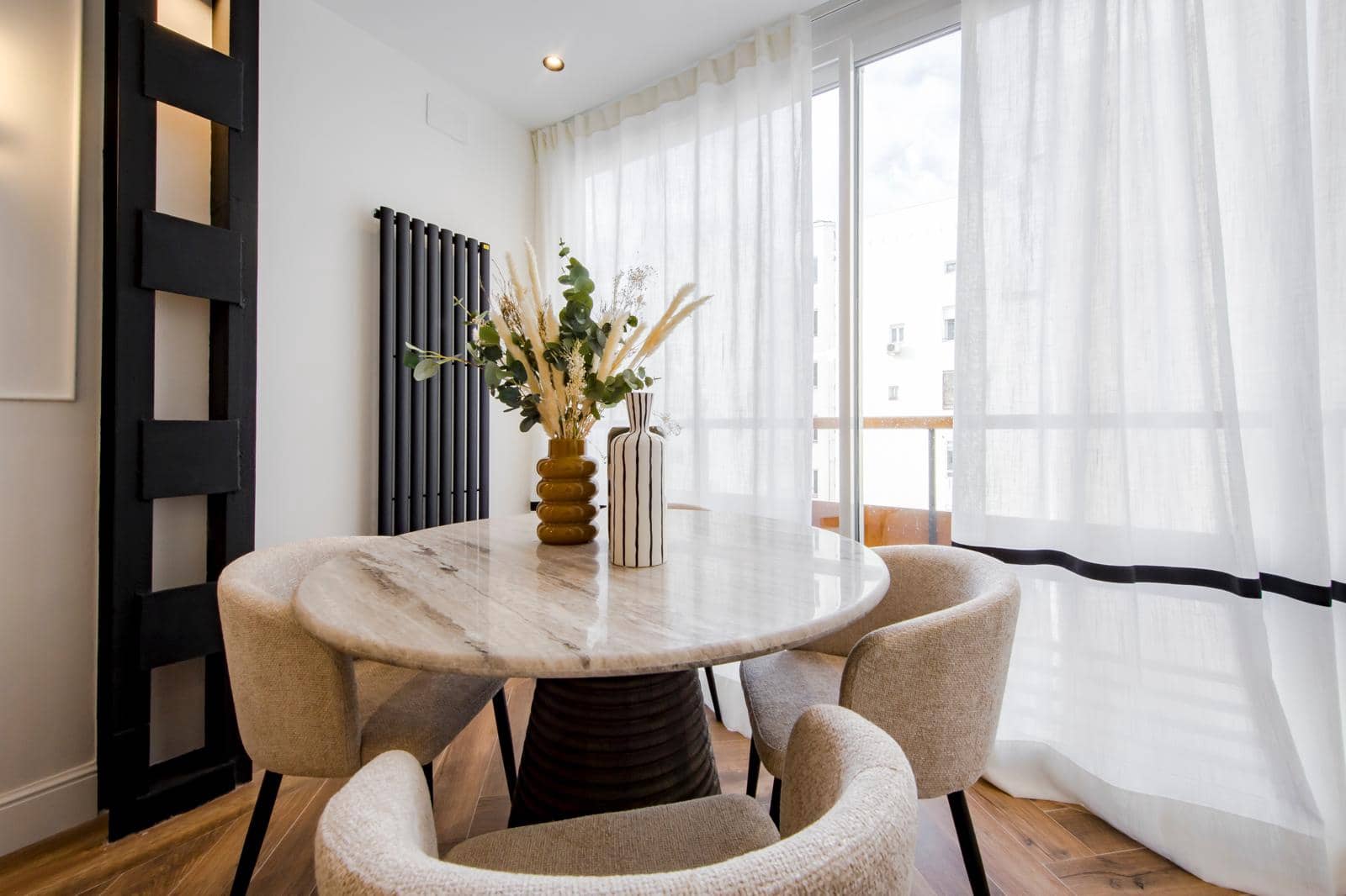 2 soveværelse Lejlighed til salg i Madrid by - € 1.180.000 (Ref: 9902631)