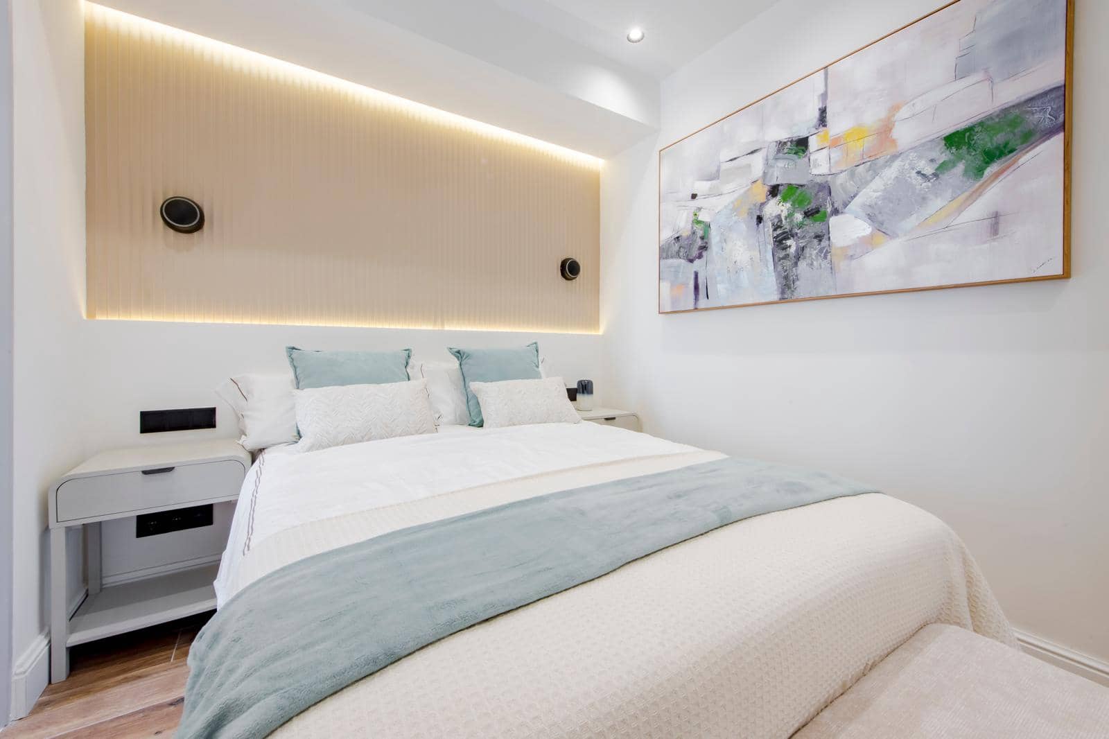 2 soveværelse Lejlighed til salg i Madrid by - € 1.180.000 (Ref: 9902631)
