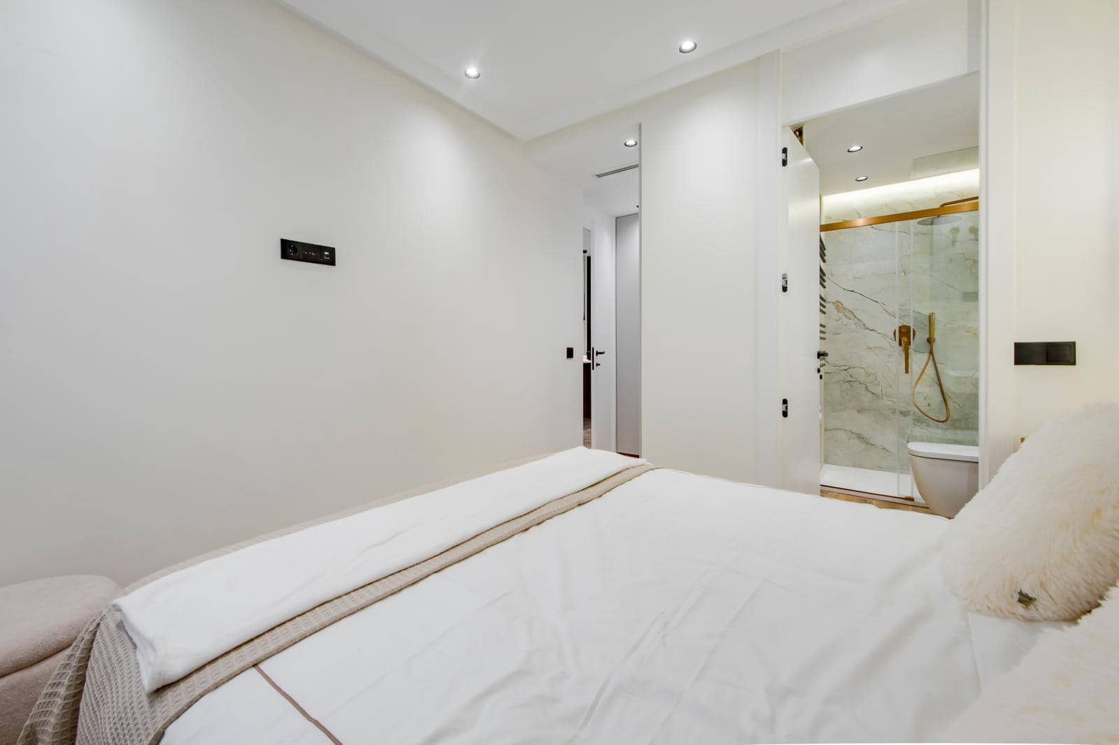 2 soveværelse Lejlighed til salg i Madrid by - € 1.180.000 (Ref: 9902631)