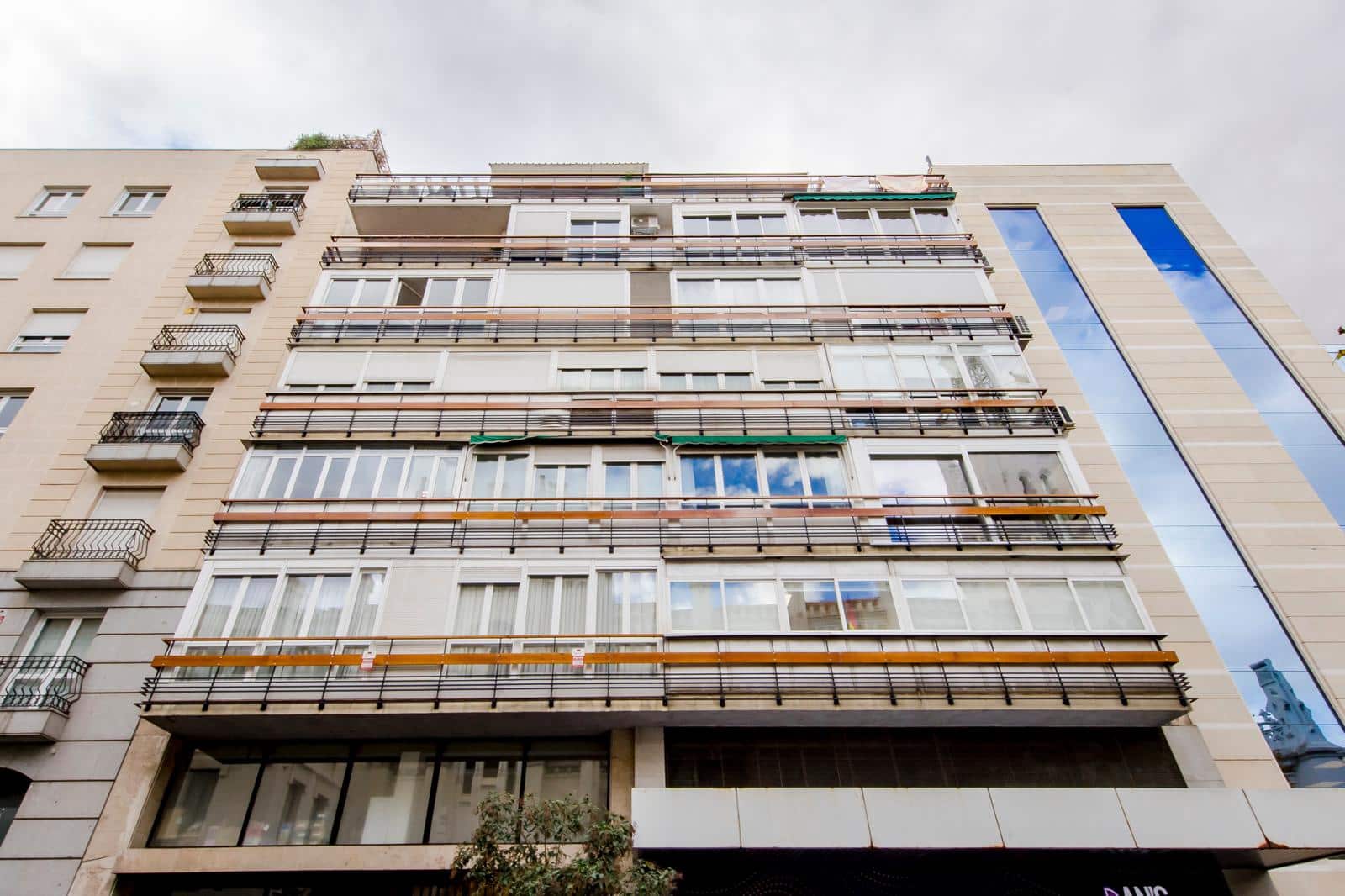 2 soveværelse Lejlighed til salg i Madrid by - € 1.180.000 (Ref: 9902631)