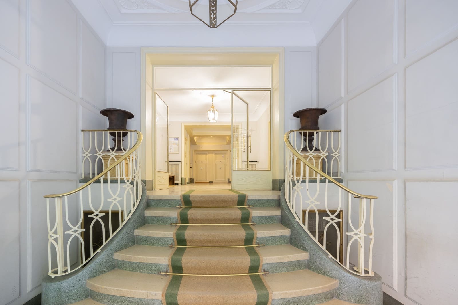 3 bedroom Apartment for sale in Madrid city - € 2,820,000 (Ref: 9937189)