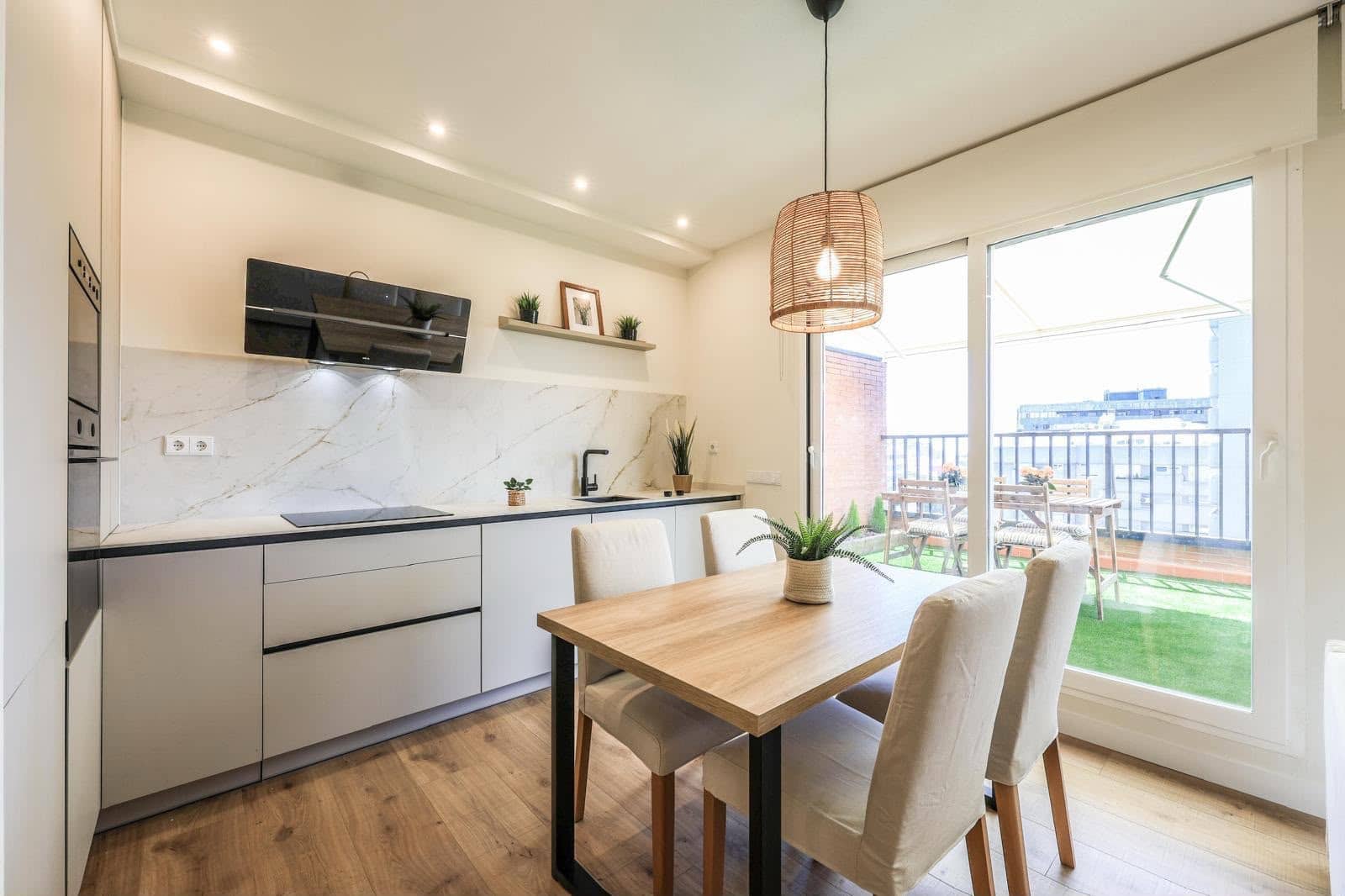 2 soveværelse Penthouse til salg i Madrid by med swimmingpool garage - € 985.000 (Ref: 9973891)