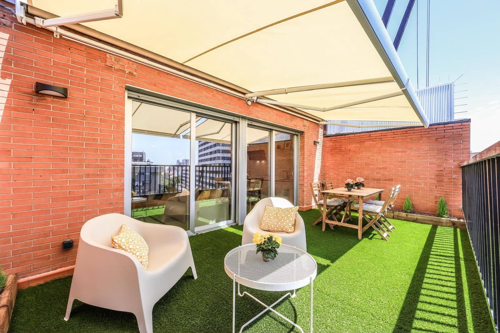 2 soveværelse Penthouse til salg i Madrid by med swimmingpool garage - € 985.000 (Ref: 9973891)