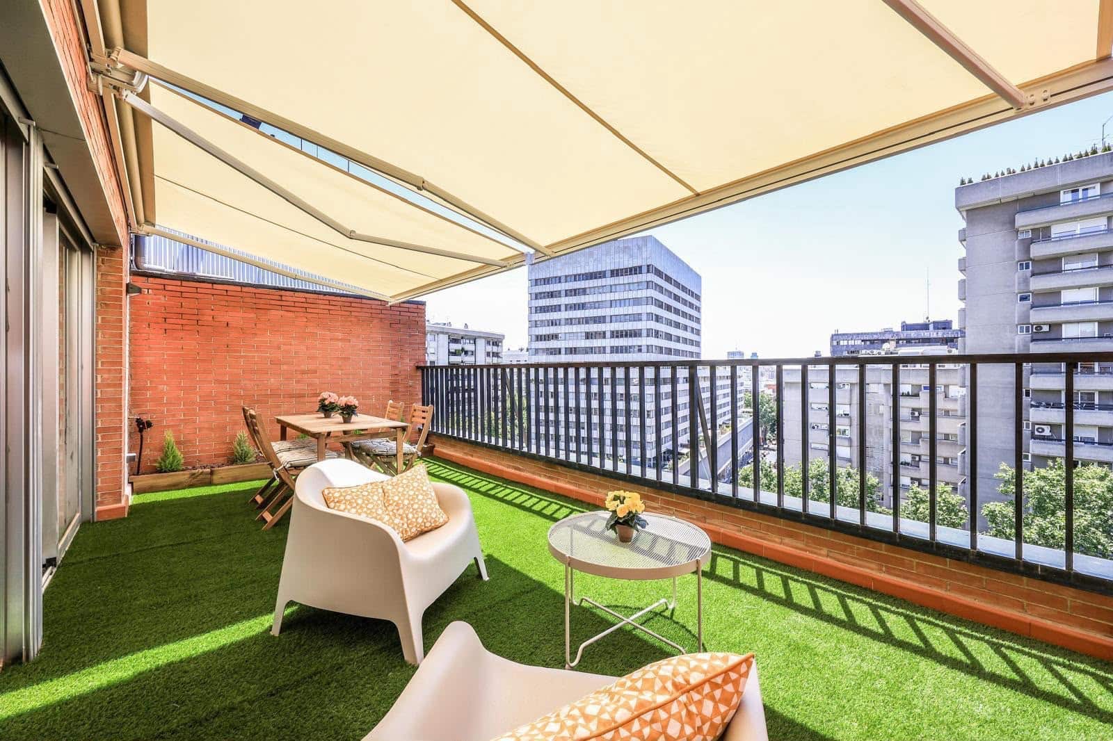 2 soveværelse Penthouse til salg i Madrid by med swimmingpool garage - € 985.000 (Ref: 9973891)