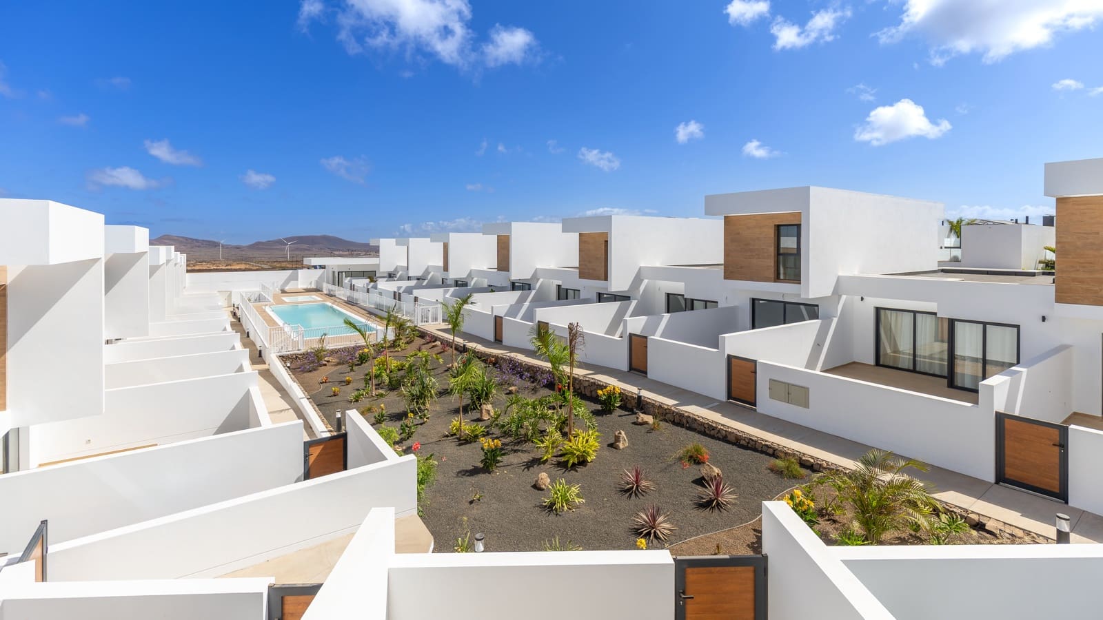 2 slaapkamer Villa te koop in La Oliva met zwembad garage - € 277.000 (Ref: 9892666)