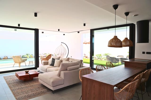 3 sovrum Villa till salu i La Oliva med pool garage - 509 999 € (Ref: 9892669)