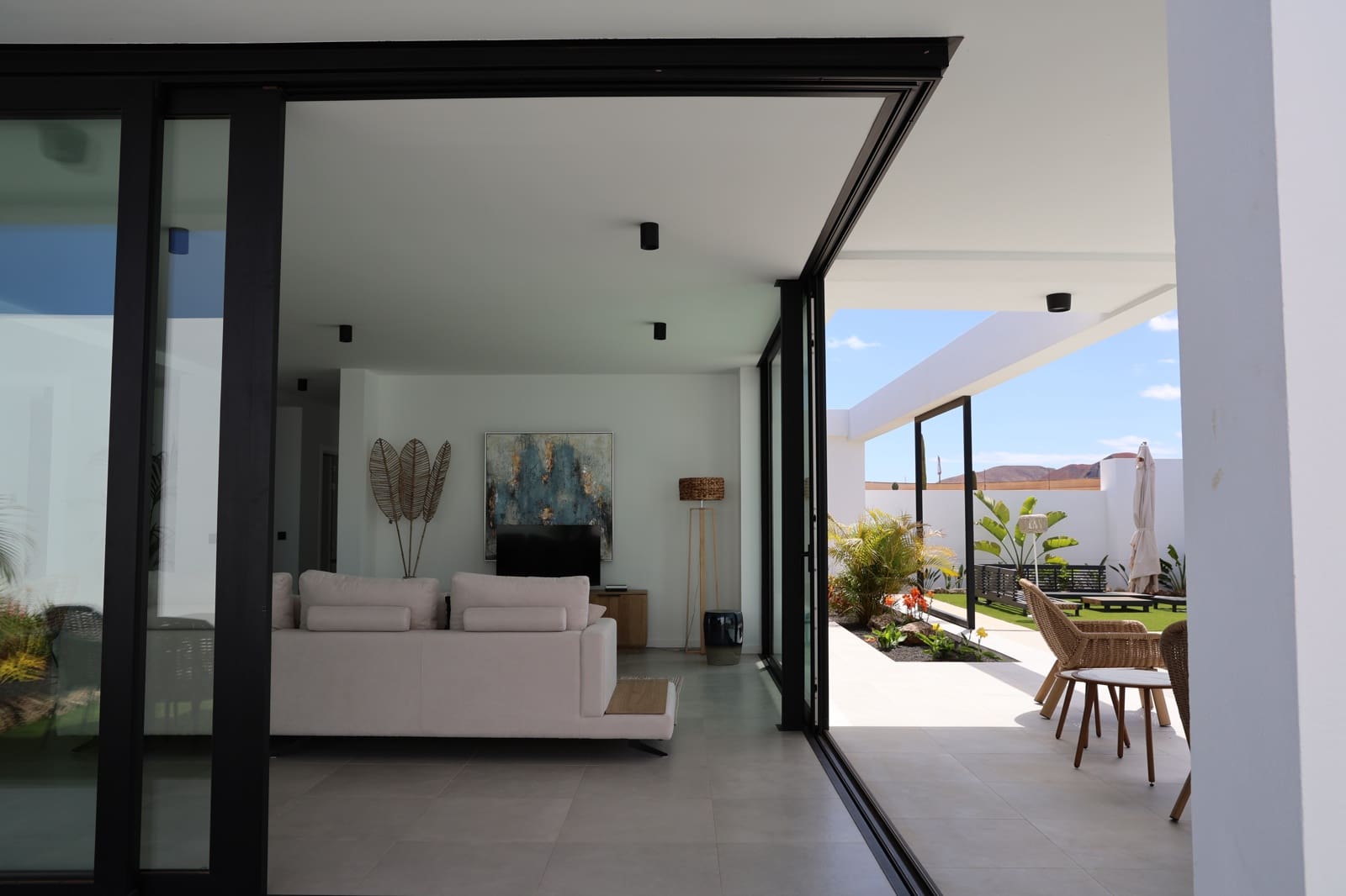 3 soveværelse Villa til salg i La Oliva med swimmingpool garage - € 510.000 (Ref: 9892669)