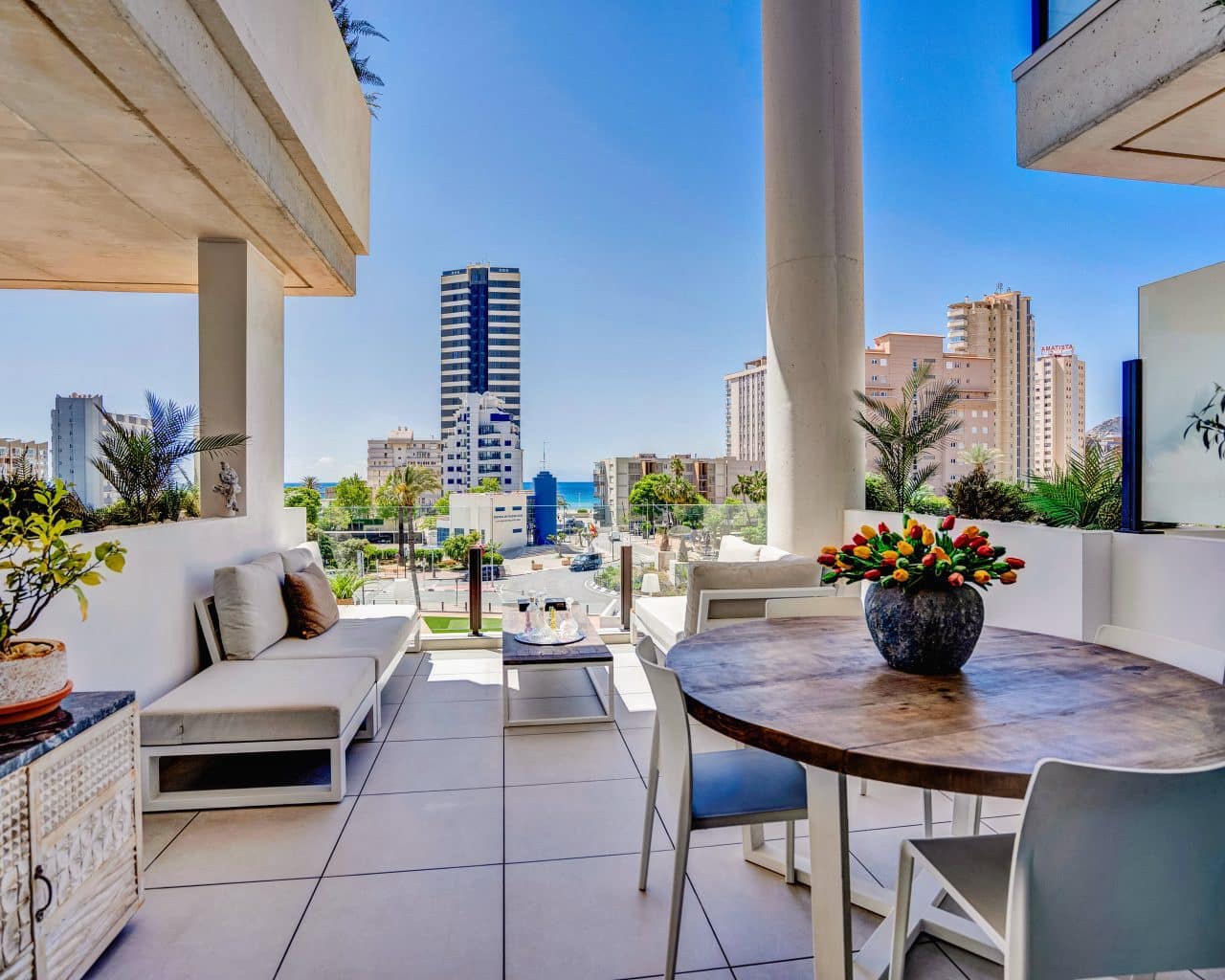 2 bedroom Apartment for sale in Calpe / Calp - € 469,000 (Ref: 9860844)