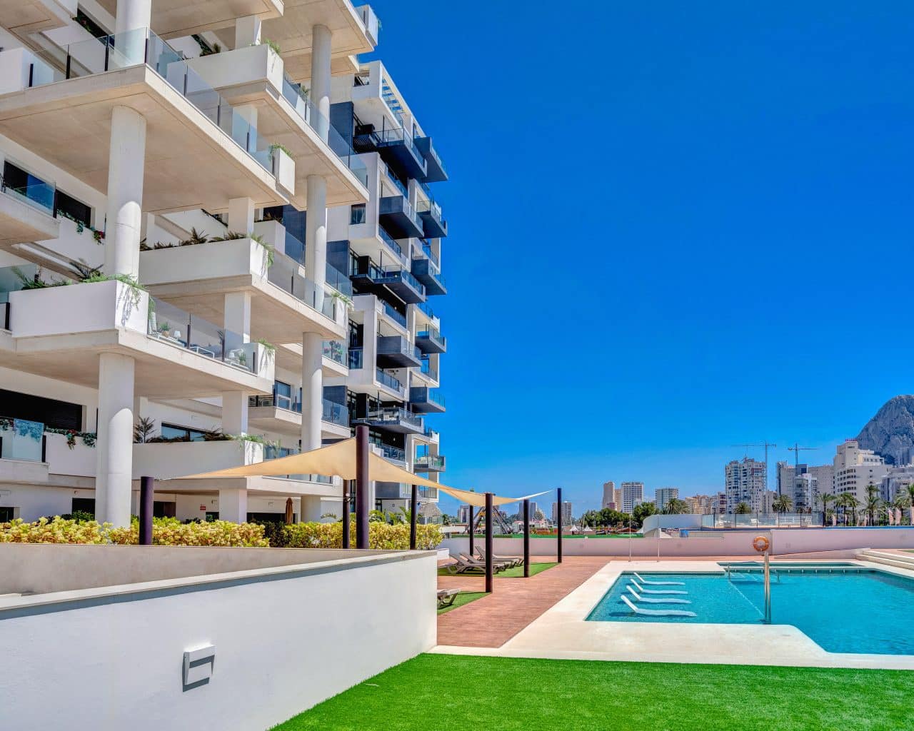 2 bedroom Apartment for sale in Calpe / Calp - € 469,000 (Ref: 9860844)