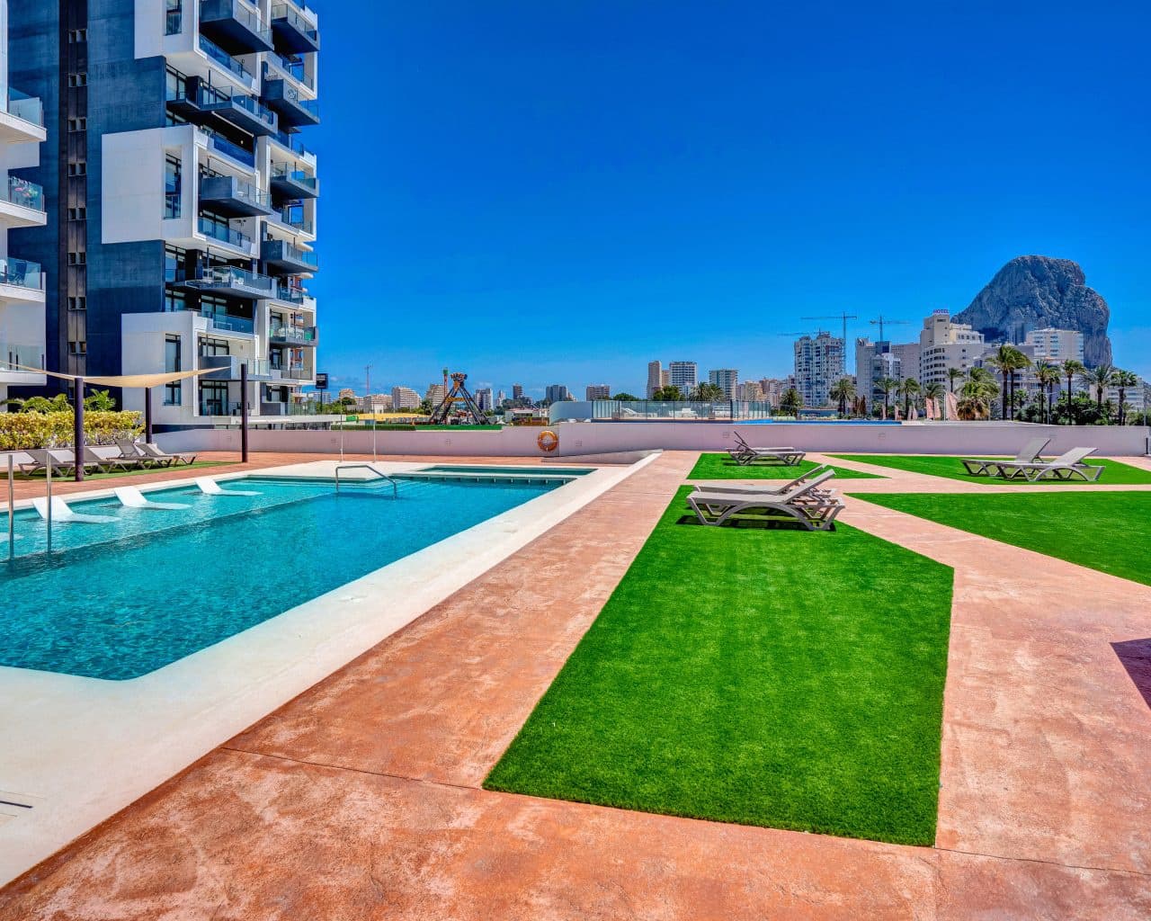 2 bedroom Apartment for sale in Calpe / Calp - € 469,000 (Ref: 9860844)