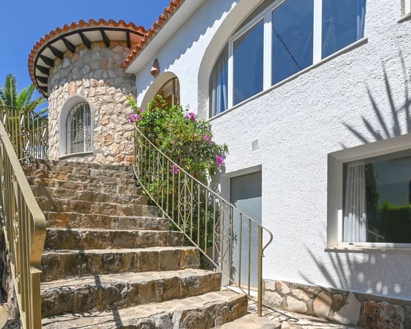 5 bedroom Villa for sale in Benissa - € 687,500 (Ref: 9860851)