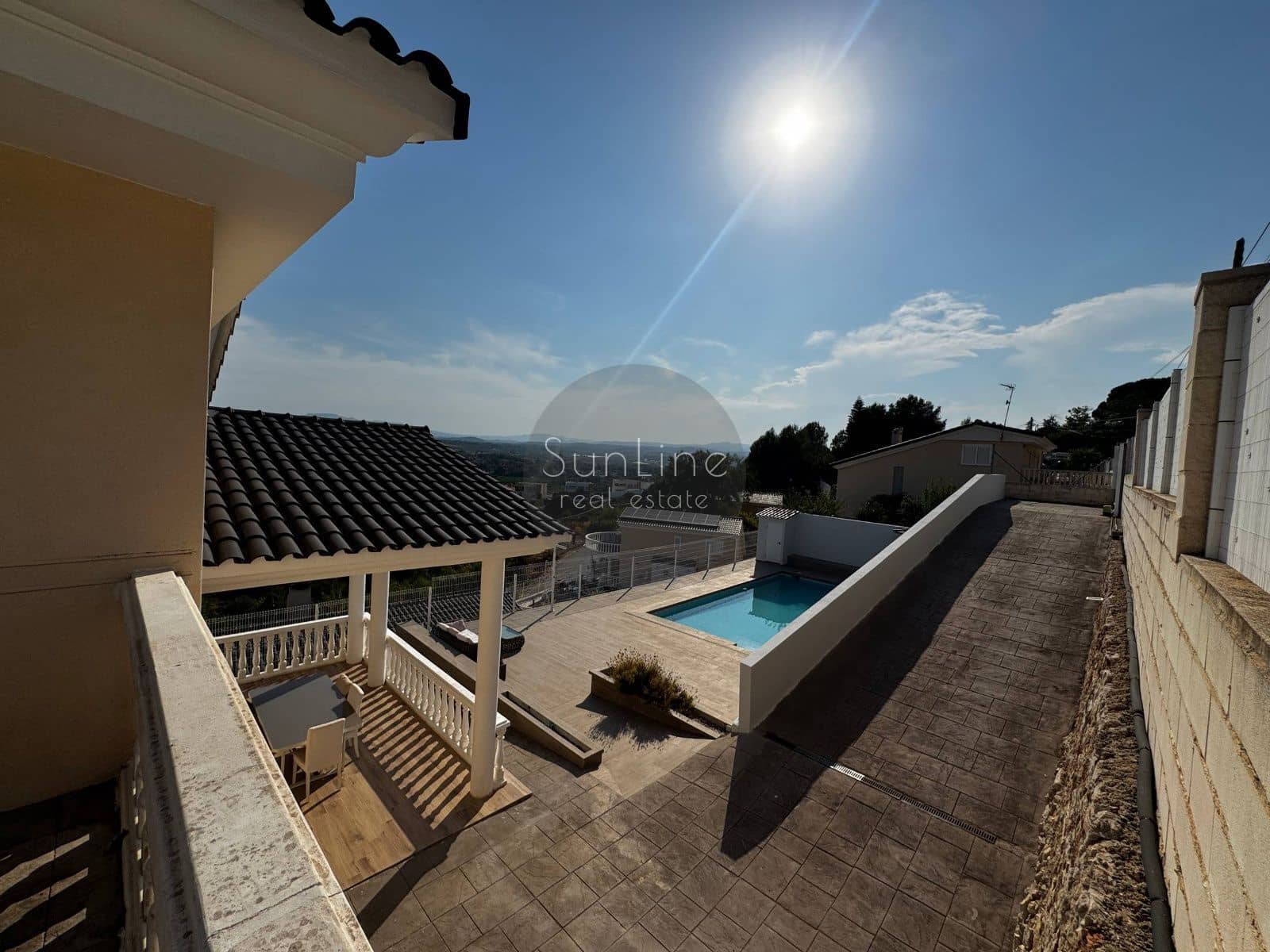 3 slaapkamer Villa te koop in Torrent met zwembad garage - € 550.000 (Ref: 10175287)