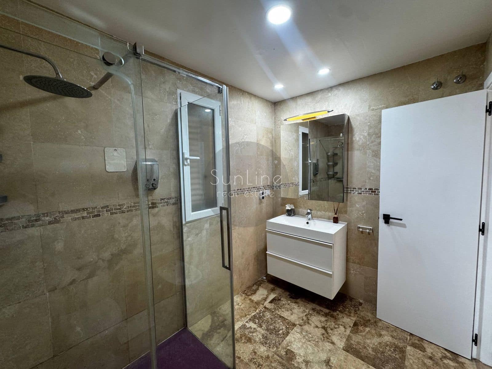 3 slaapkamer Villa te koop in Torrent met zwembad garage - € 550.000 (Ref: 10175287)