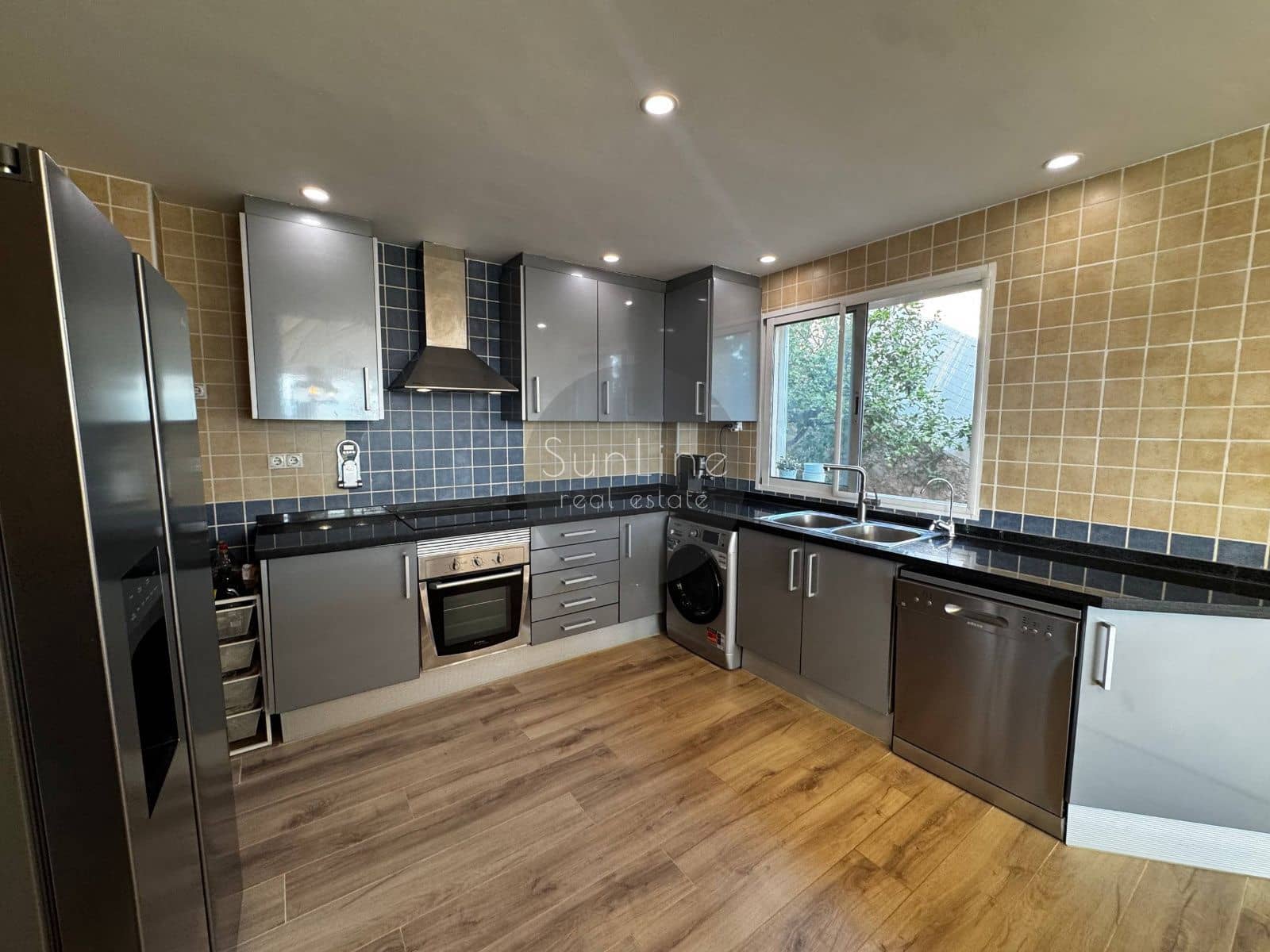 3 slaapkamer Villa te koop in Torrent met zwembad garage - € 550.000 (Ref: 10175287)