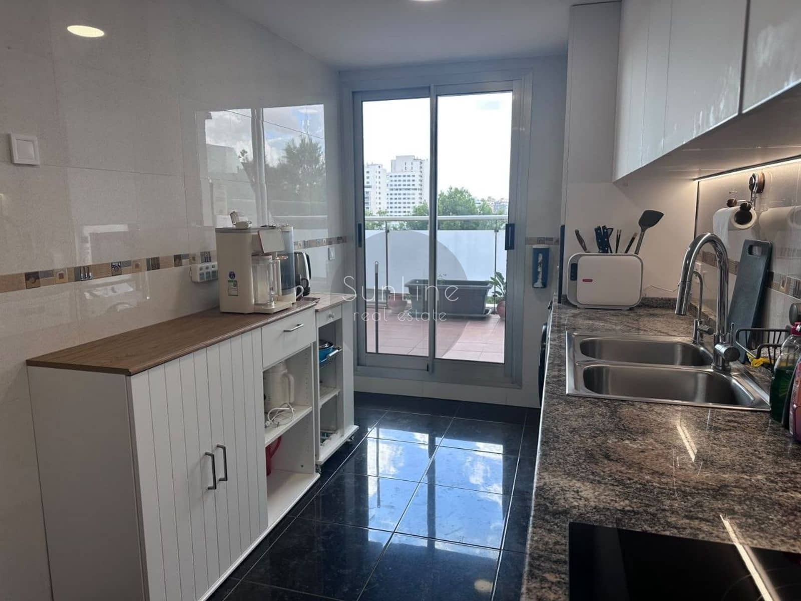 3 soverom Leilighet til leie i Valencia by med svømmebasseng garasje - € 2 200 (Ref: 10175295)