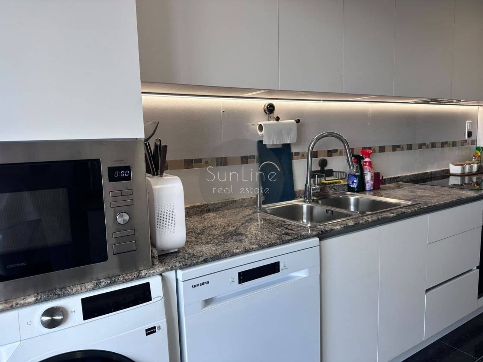 3 soverom Leilighet til leie i Valencia by med svømmebasseng garasje - € 2 200 (Ref: 10175295)