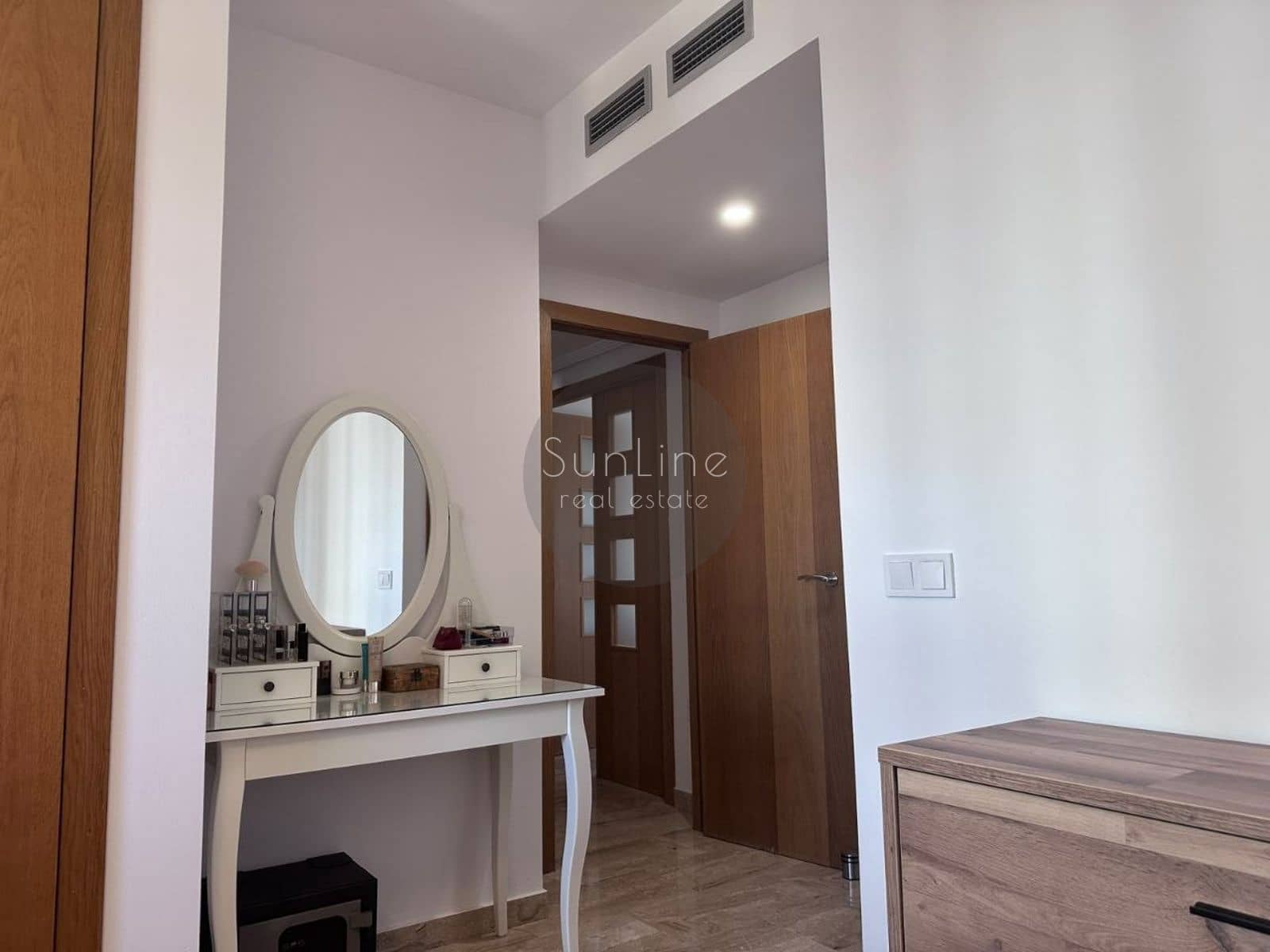 3 soverom Leilighet til leie i Valencia by med svømmebasseng garasje - € 2 200 (Ref: 10175295)