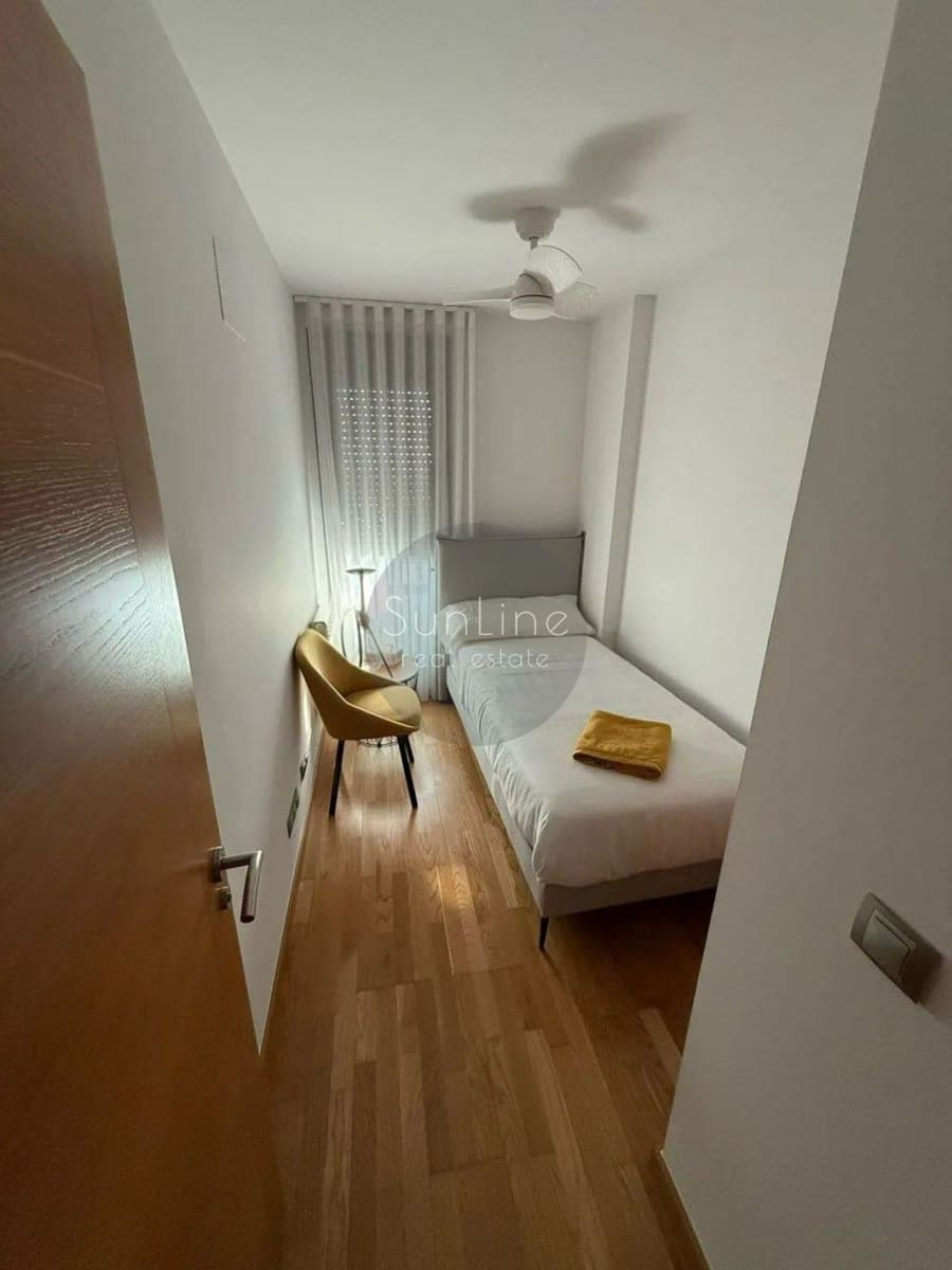 3 quarto Apartamento para arrendar em Valencia cidade com piscina garagem - 2 700 € (Ref: 10175296)