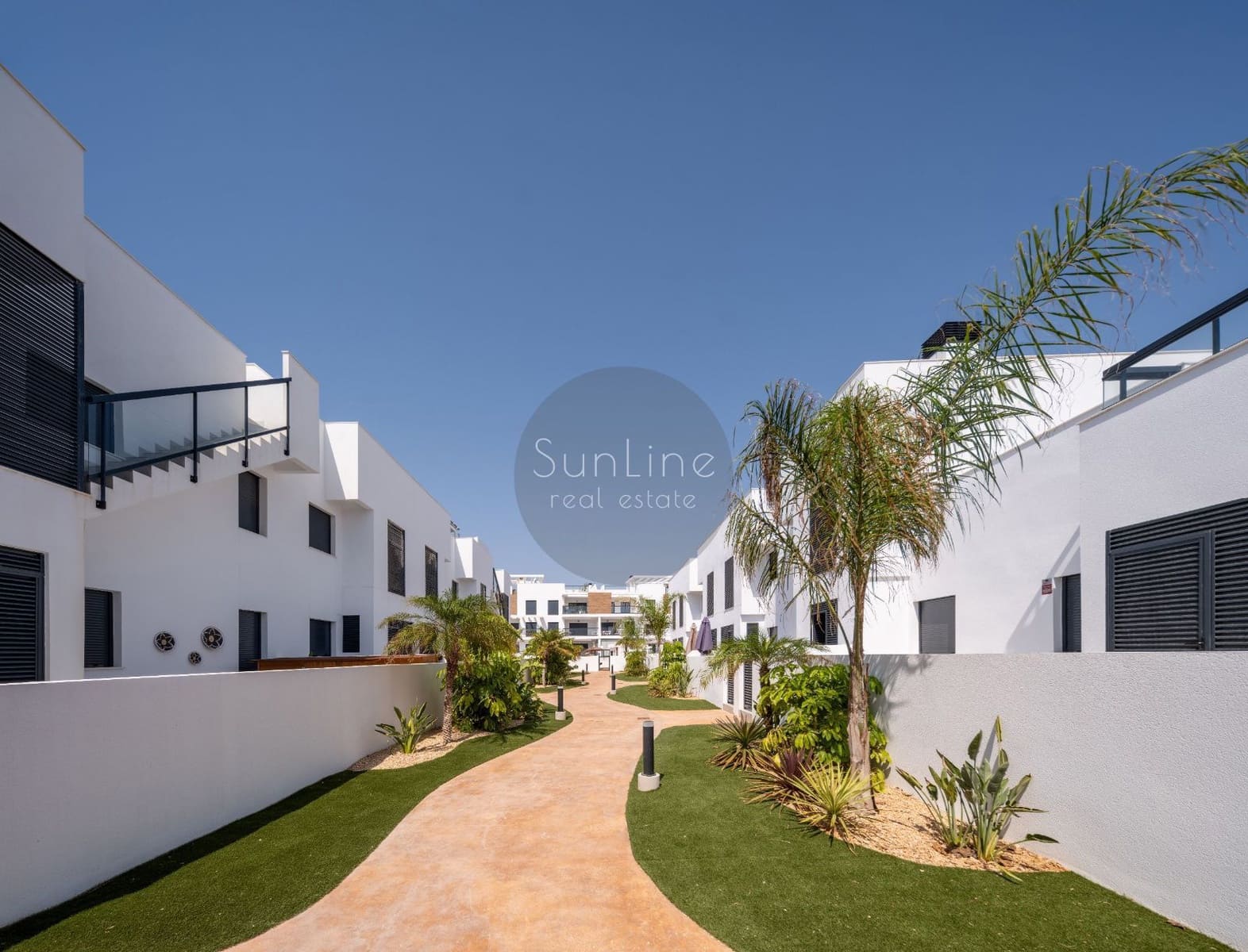 2 slaapkamer Flat te koop in Denia met zwembad - € 355.000 (Ref: 10175298)