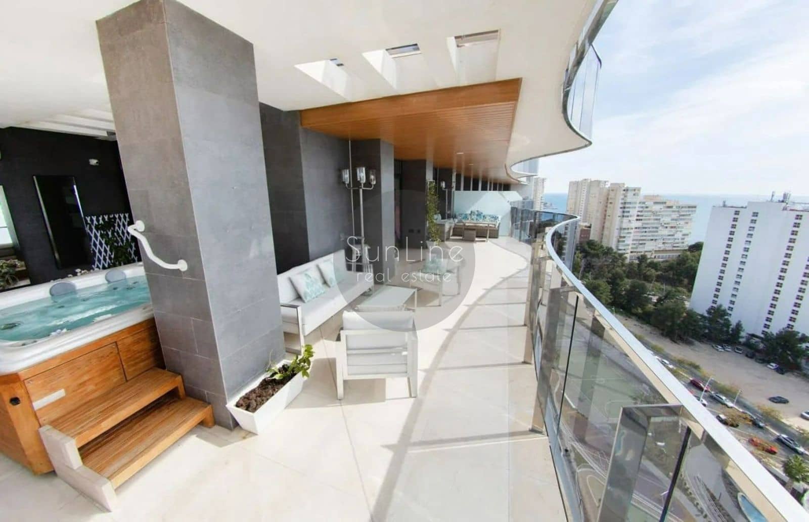 3 chambre Appartement à vendre à Benidorm avec piscine garage - 1 150 000 € (Ref: 10175301)